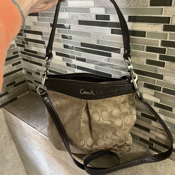 100% authentic Coach Crossbody - Picture 5 of 5